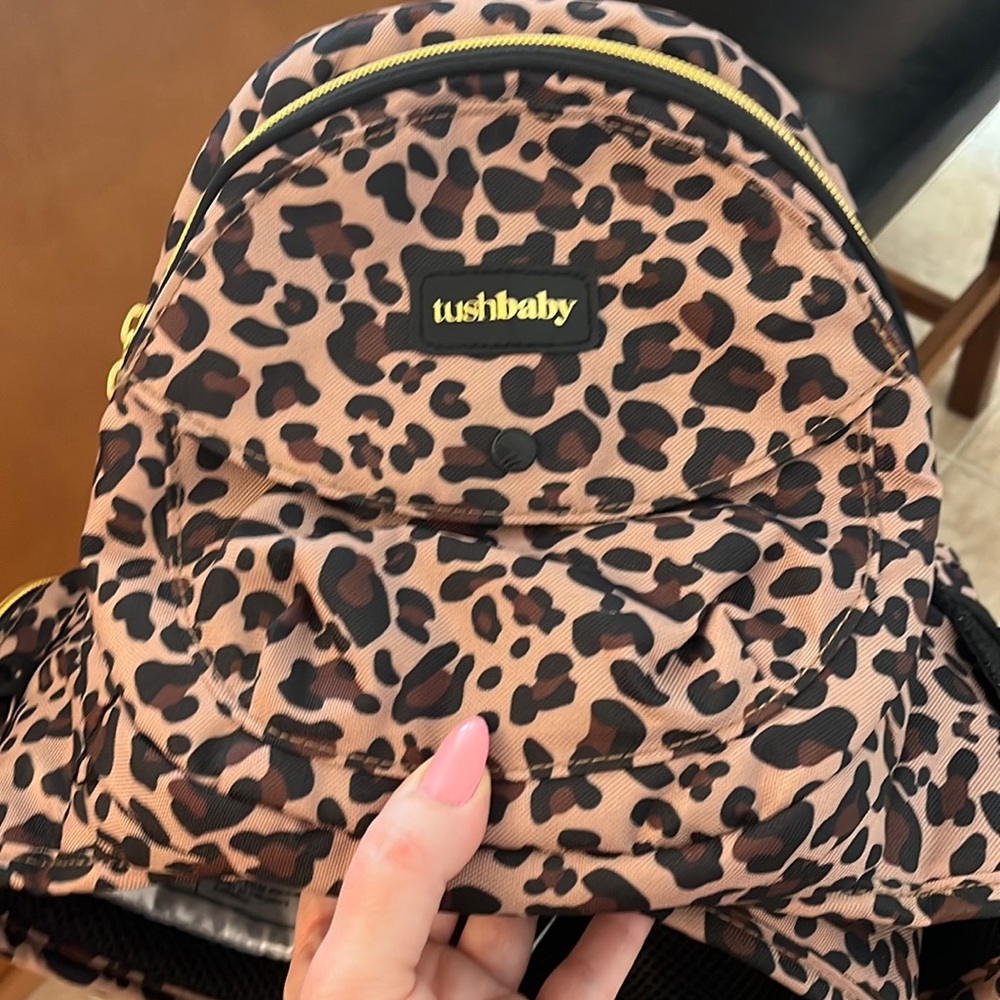 A Leopard print Tushbaby